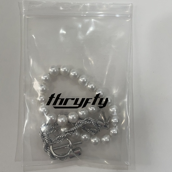 THRYFTY PEARLS/ROPE NECKLACE - Picture 8 of 8